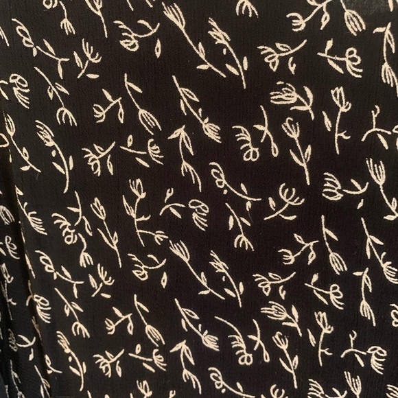 Women’sKaravan XL black flutter sleeve floral midi dress Preloved good condition - Picture 6 of 7